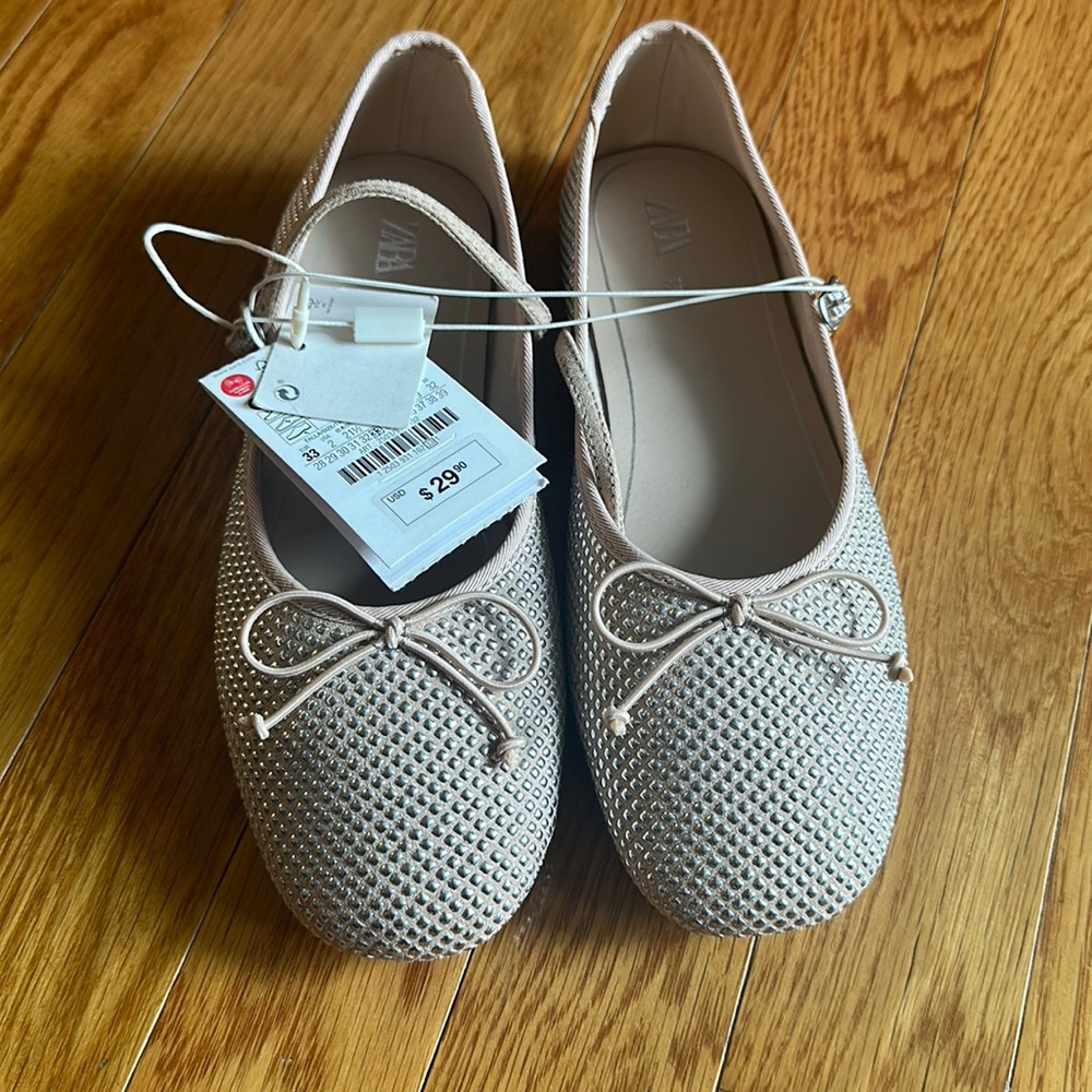 Zara NWT ballet flats size 33/US2 . Beige with stud silver detail.